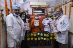उत्तर प्रदेश के यशश्वी मुख्य मंत्री तथा गोरक्षपीठाधीश्वर योगी आदित्य नाथ जी महाराज द्वारा डाक्टर महेंद्र सिंह जलशक्ति मंत्री उ.प. सरकार की उपस्थिति में ब्लड बैंक के ऊपर आधारित एक लघु वृत्त -चित्र का लोकार्पण उनके कर कमलो द्वारा संपन्न हुआ।
